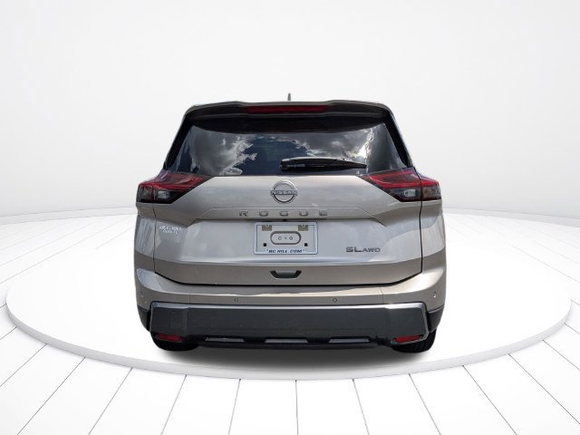 Used 2024 Nissan Rogue SL AWD/4WD image 4