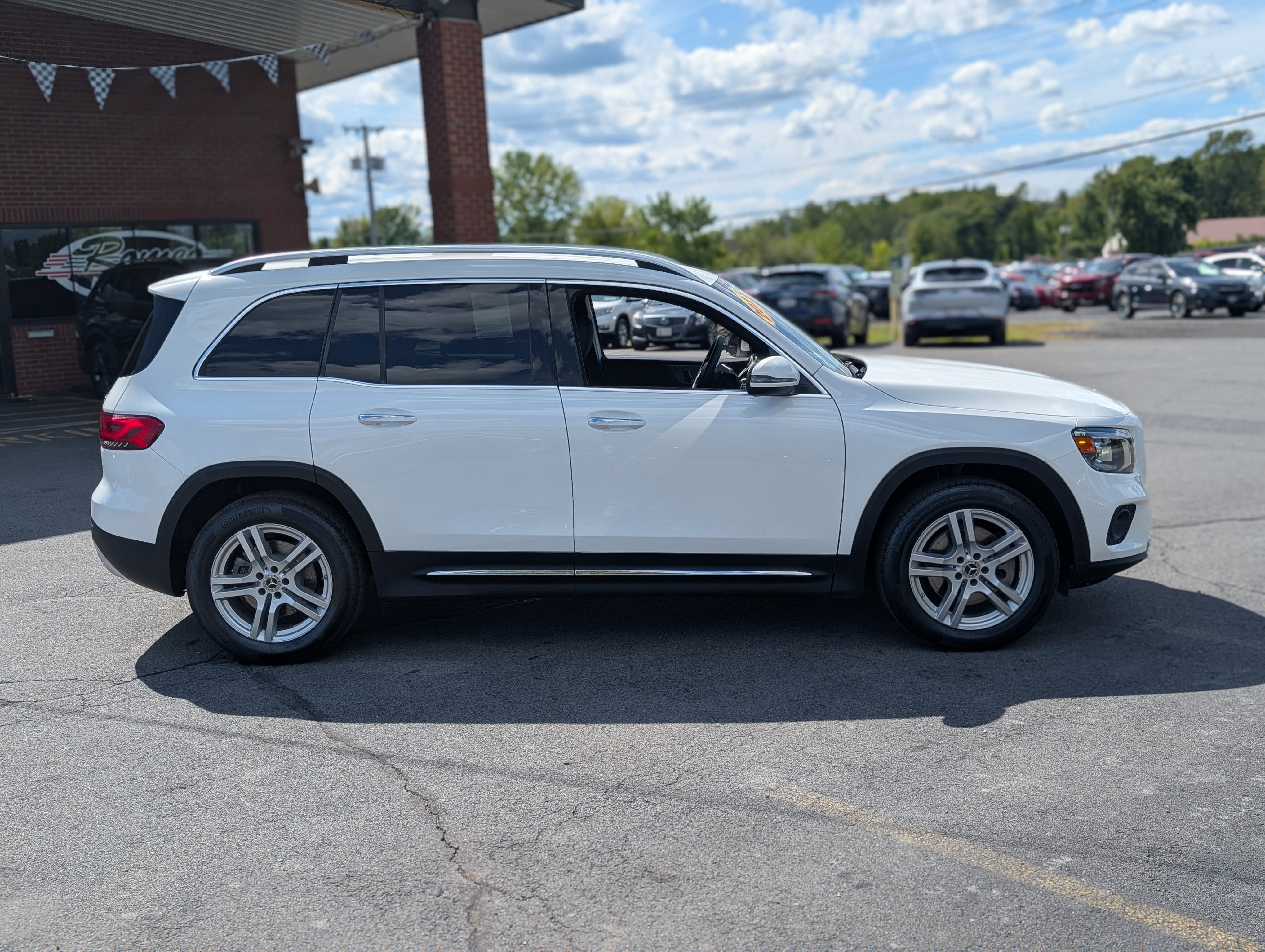 Used 2023 Mercedes-Benz GLB 250 4MATIC image 12