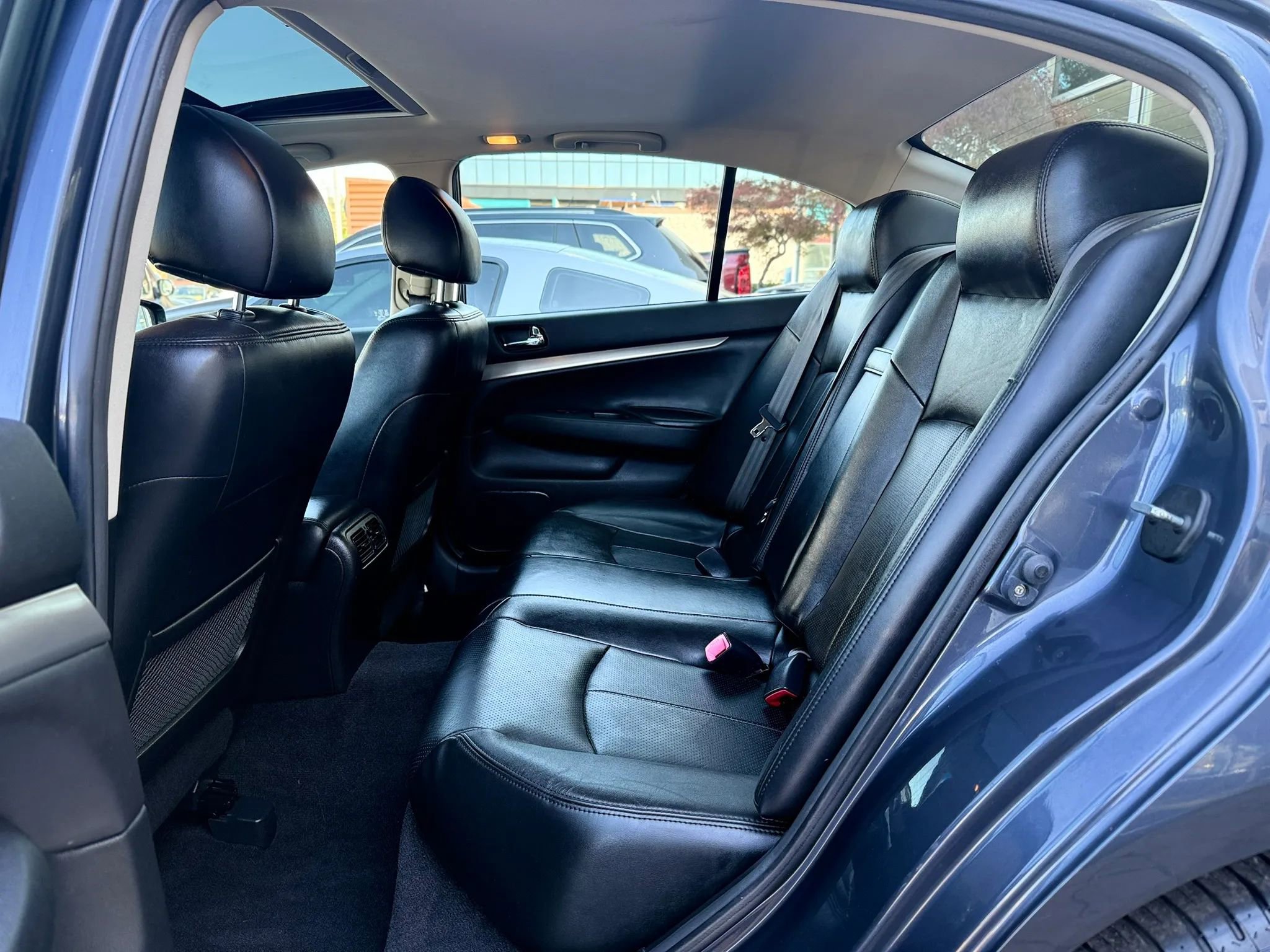 Used 2011 INFINITI G37 x Sedan w/ Premium Pkg image 28