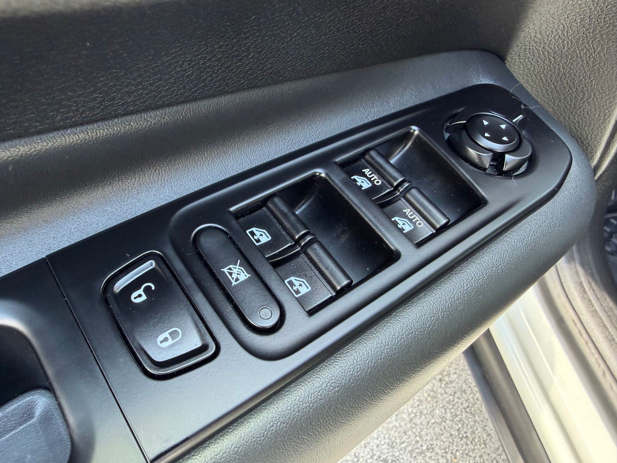 Used 2023 Jeep Renegade Altitude AWD/4WD image 13