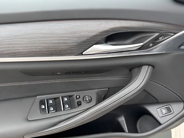 Used 2023 BMW 540i xDrive w/ M Sport Package image 38