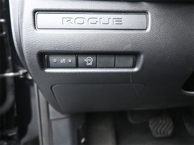 Used 2023 Nissan Rogue S image 33