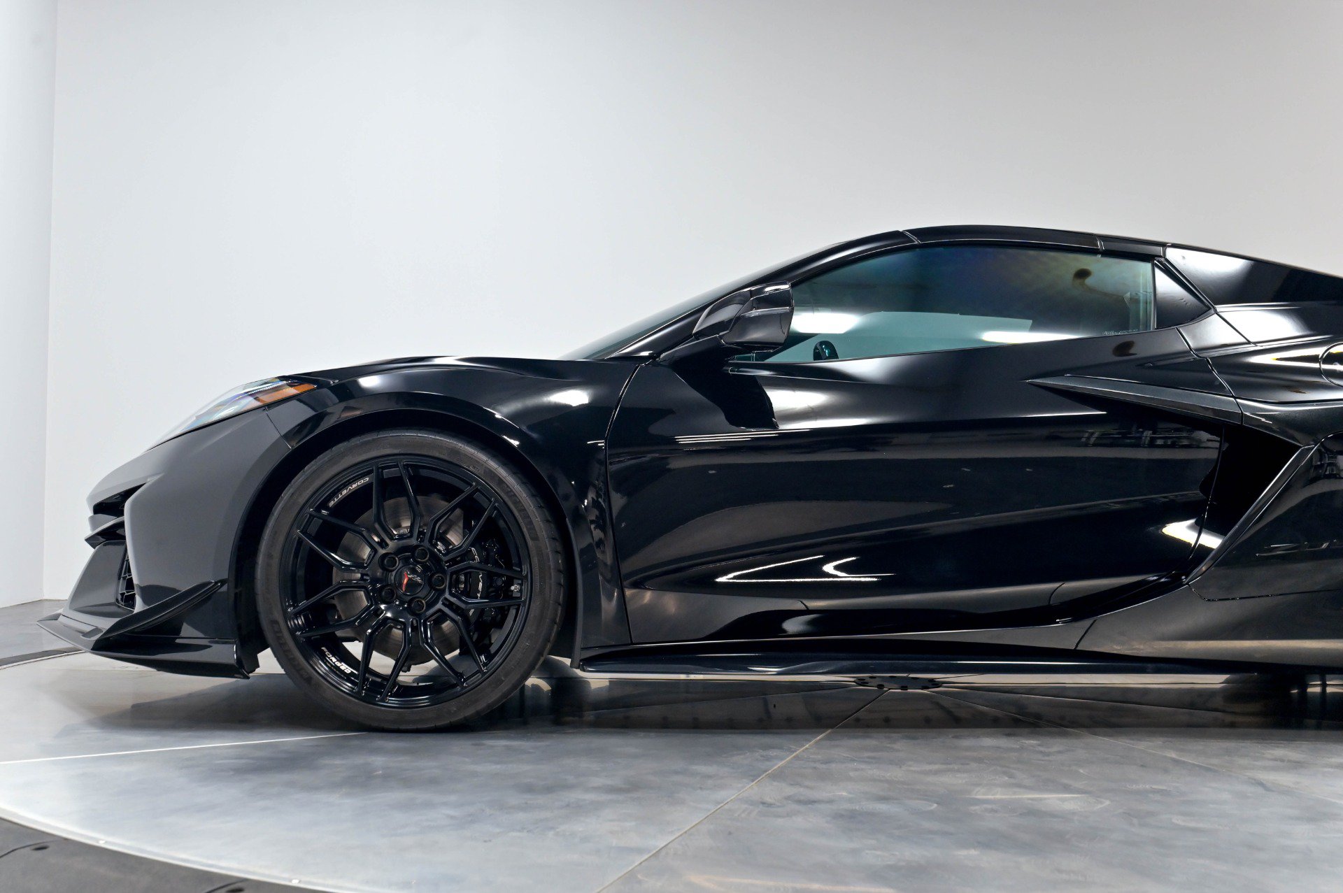 Used 2025 Chevrolet Corvette Z06 RWD image 57