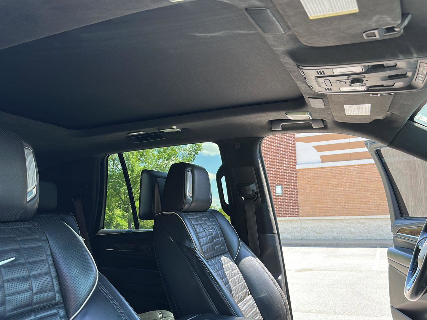 Used 2021 Cadillac Escalade Sport Platinum w/ LPO, ONYX Package AWD/4WD image 38