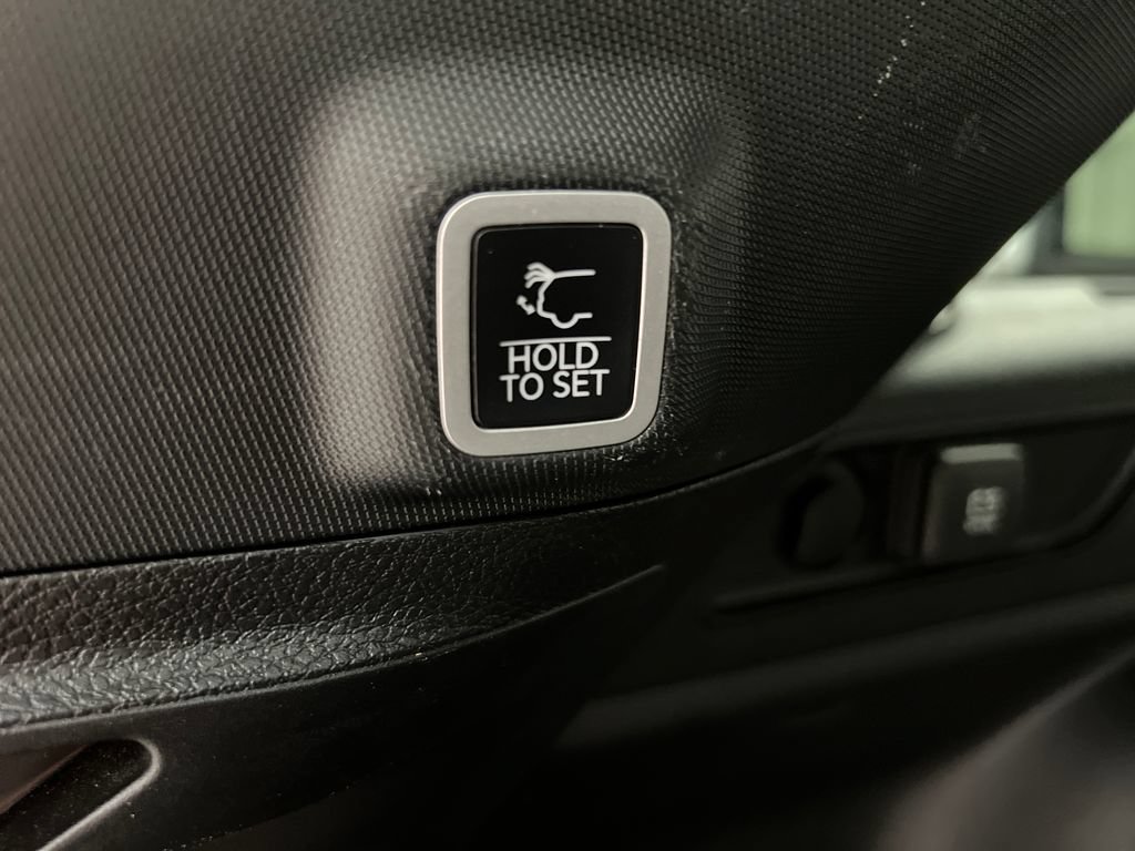 Used 2025 Jeep Grand Cherokee Altitude AWD/4WD image 38