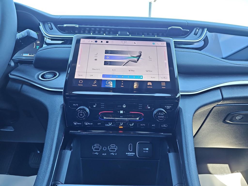 Used 2022 Jeep Grand Cherokee Limited 4xe image 28