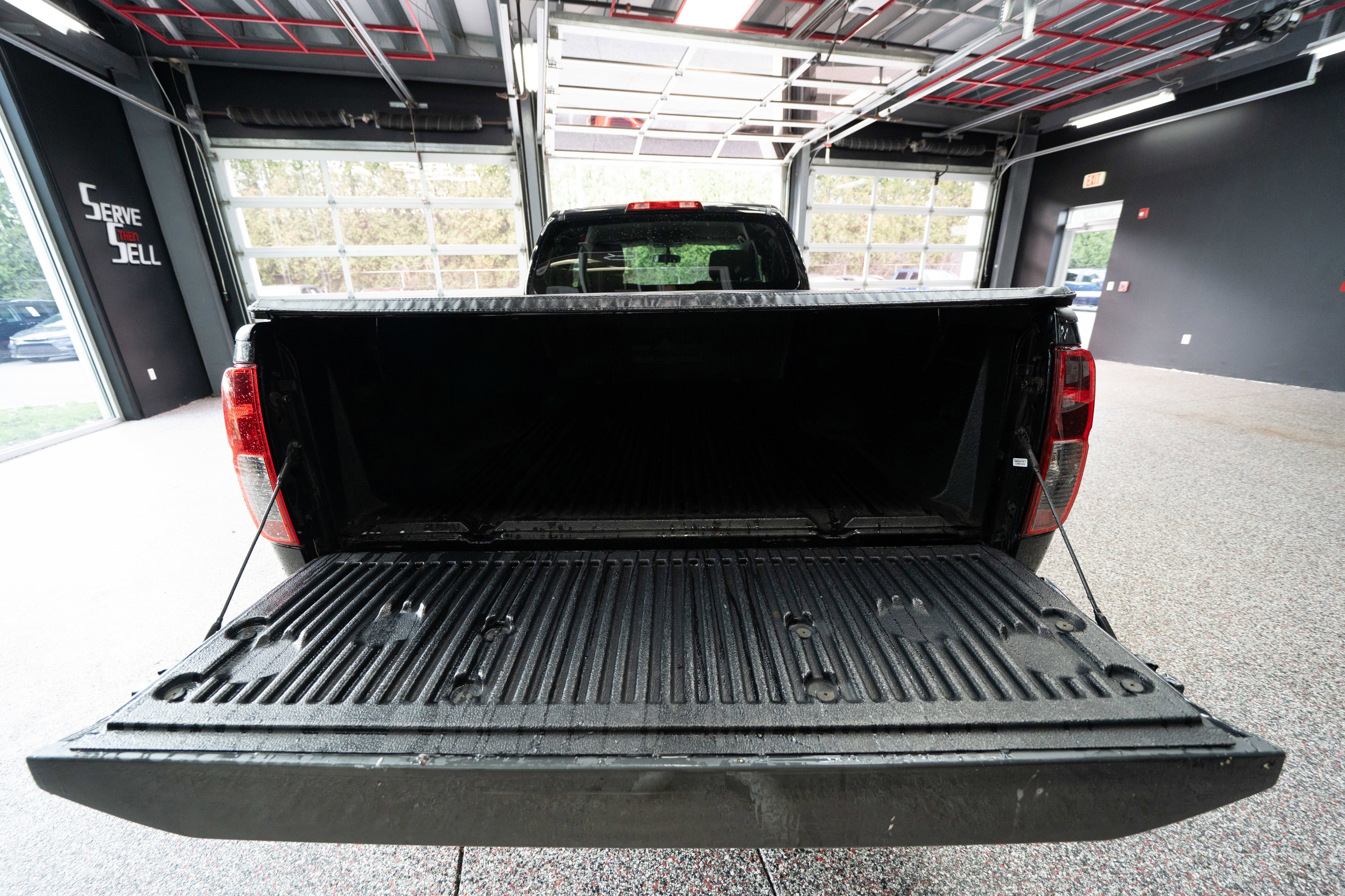 Used 2014 Nissan Frontier S image 27