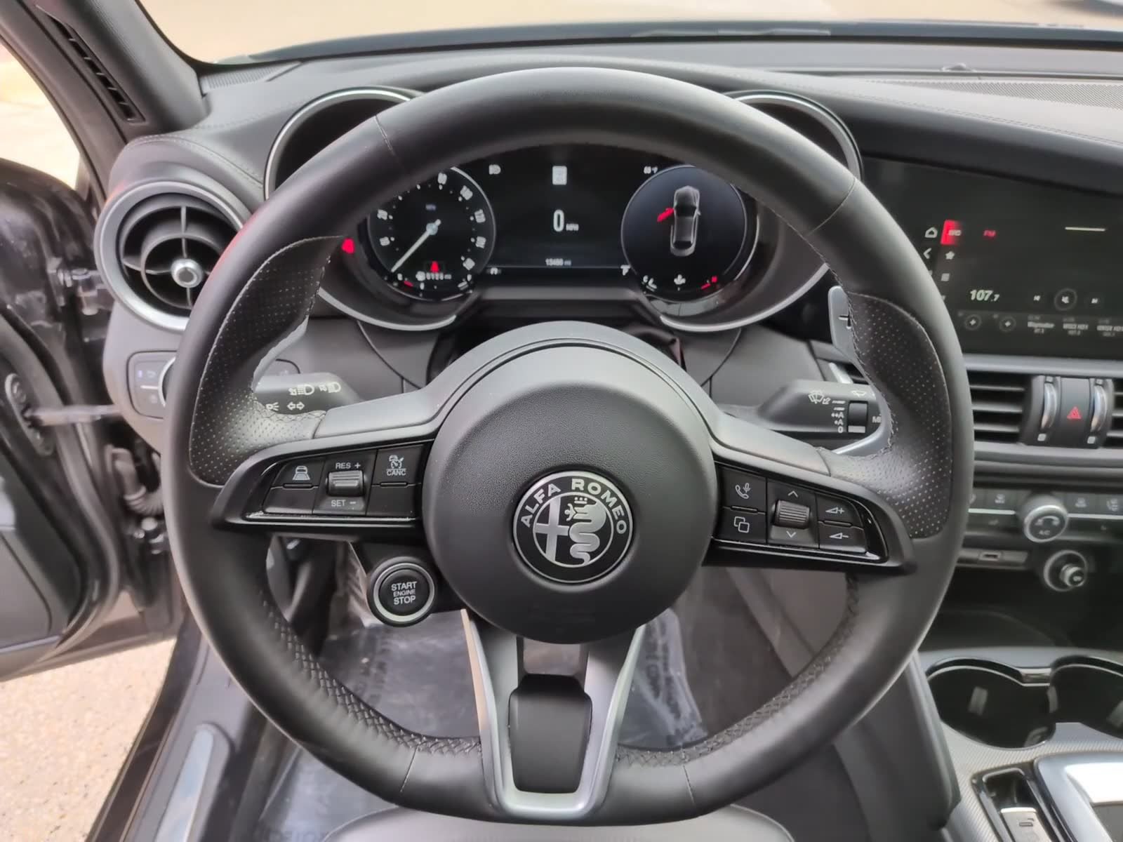 Used 2024 Alfa Romeo Giulia Veloce image 27