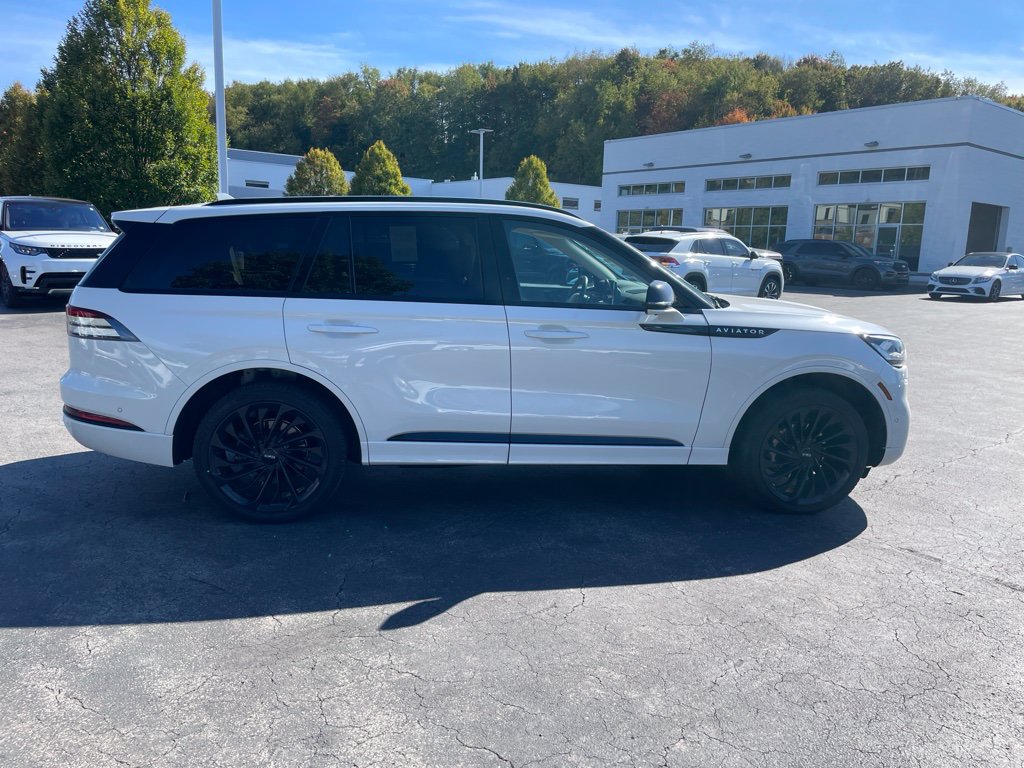 Used 2023 Lincoln Aviator Reserve w/ Equipment Group 201A AWD/4WD image 12