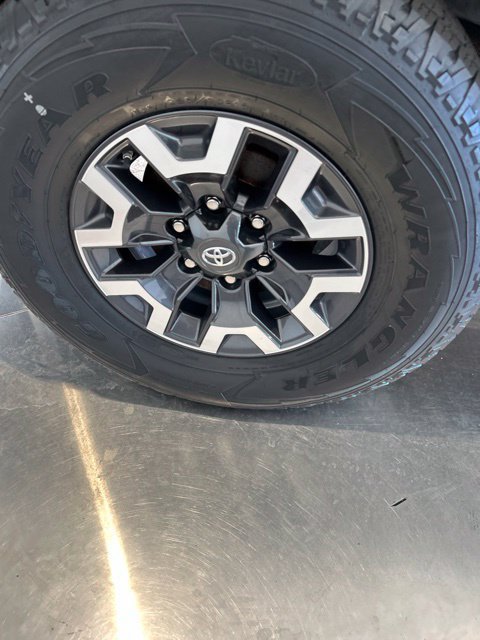 Used 2020 Toyota Tacoma TRD Off-Road AWD/4WD image 15