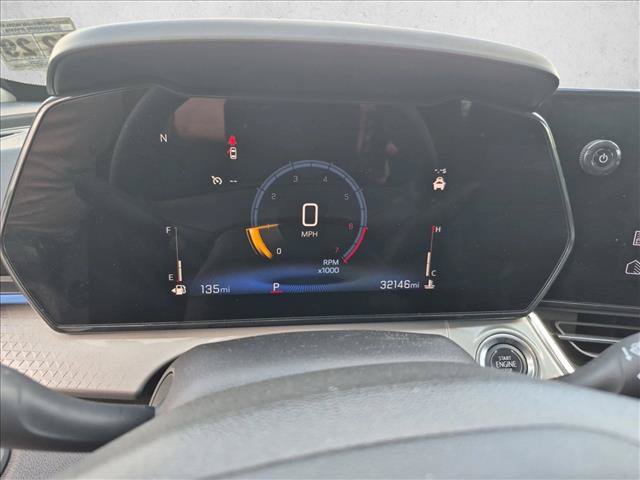 Used 2025 Chevrolet Trax LT FWD image 10