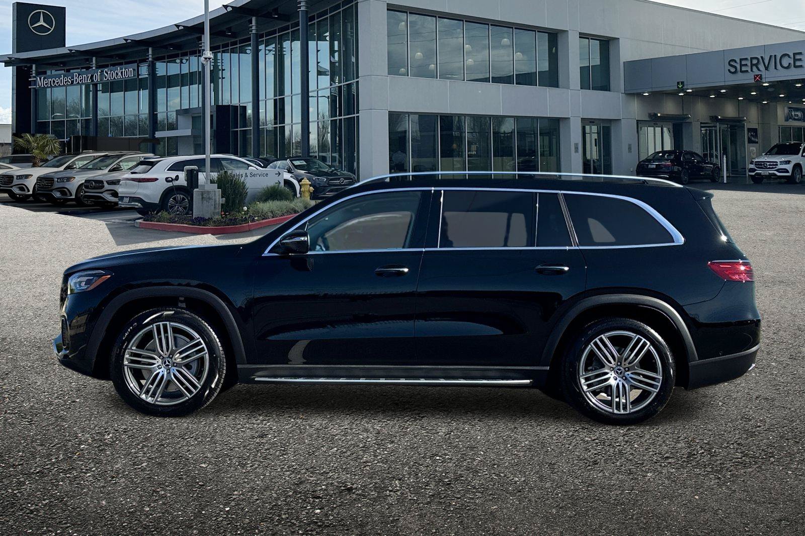 New 2026 Mercedes-Benz GLS 450 4MATIC image 7