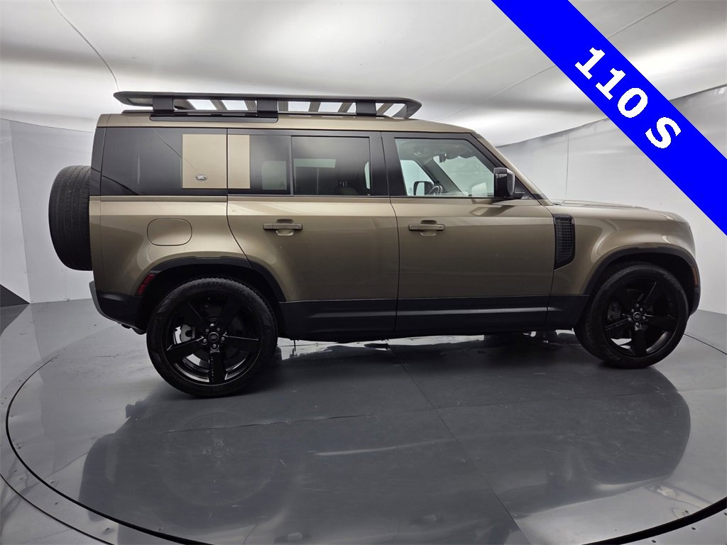 Used 2022 Land Rover Defender 110 S image 11