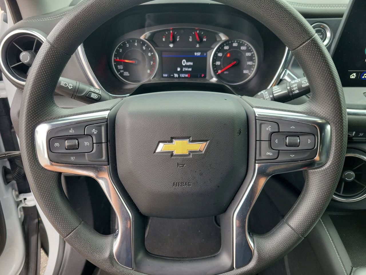 Used 2025 Chevrolet Blazer LT FWD image 22
