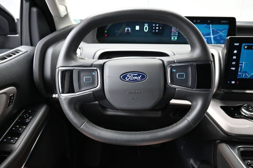 Used 2025 Ford Expedition Max Active AWD/4WD image 19