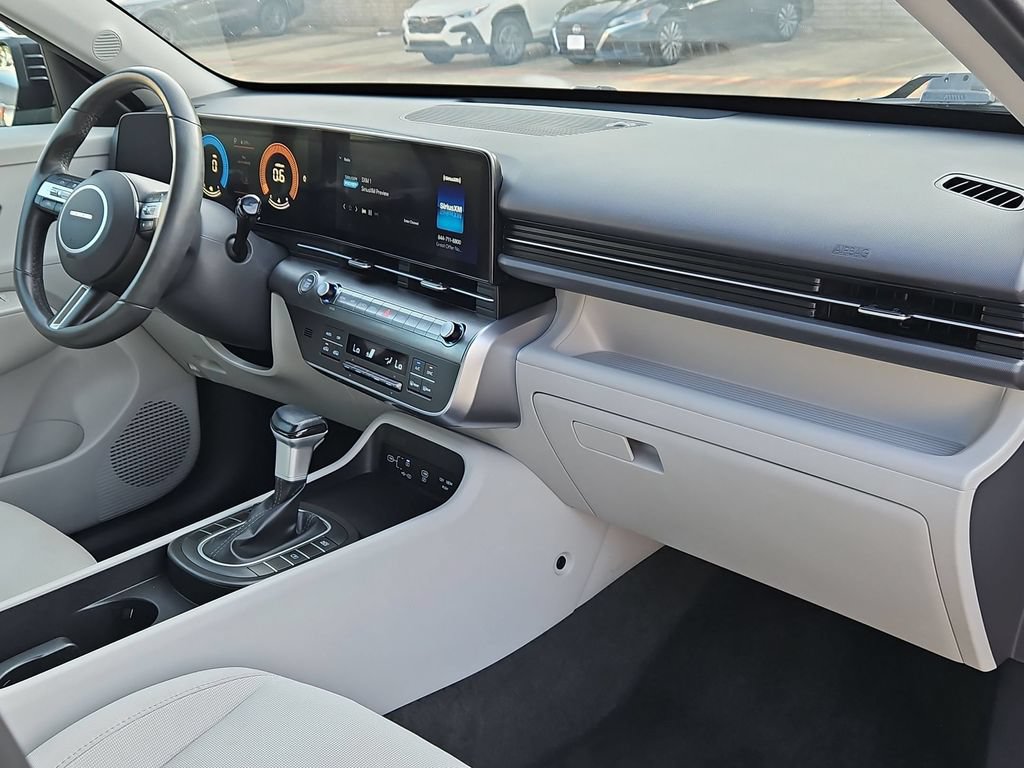 Used 2025 Hyundai Kona SEL FWD image 32