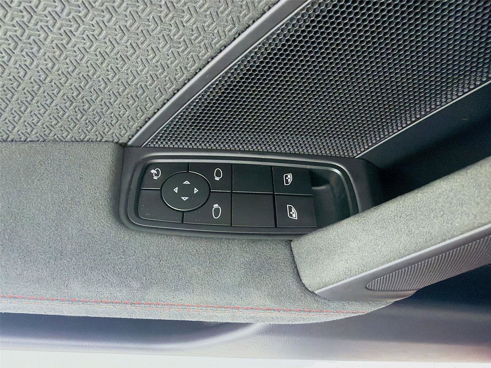 Certified 2025 Porsche 911 Carrera GTS image 8