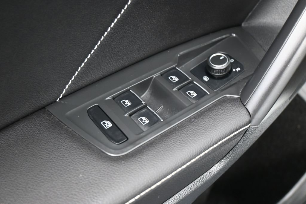 Used 2024 Volkswagen Tiguan SE FWD image 14