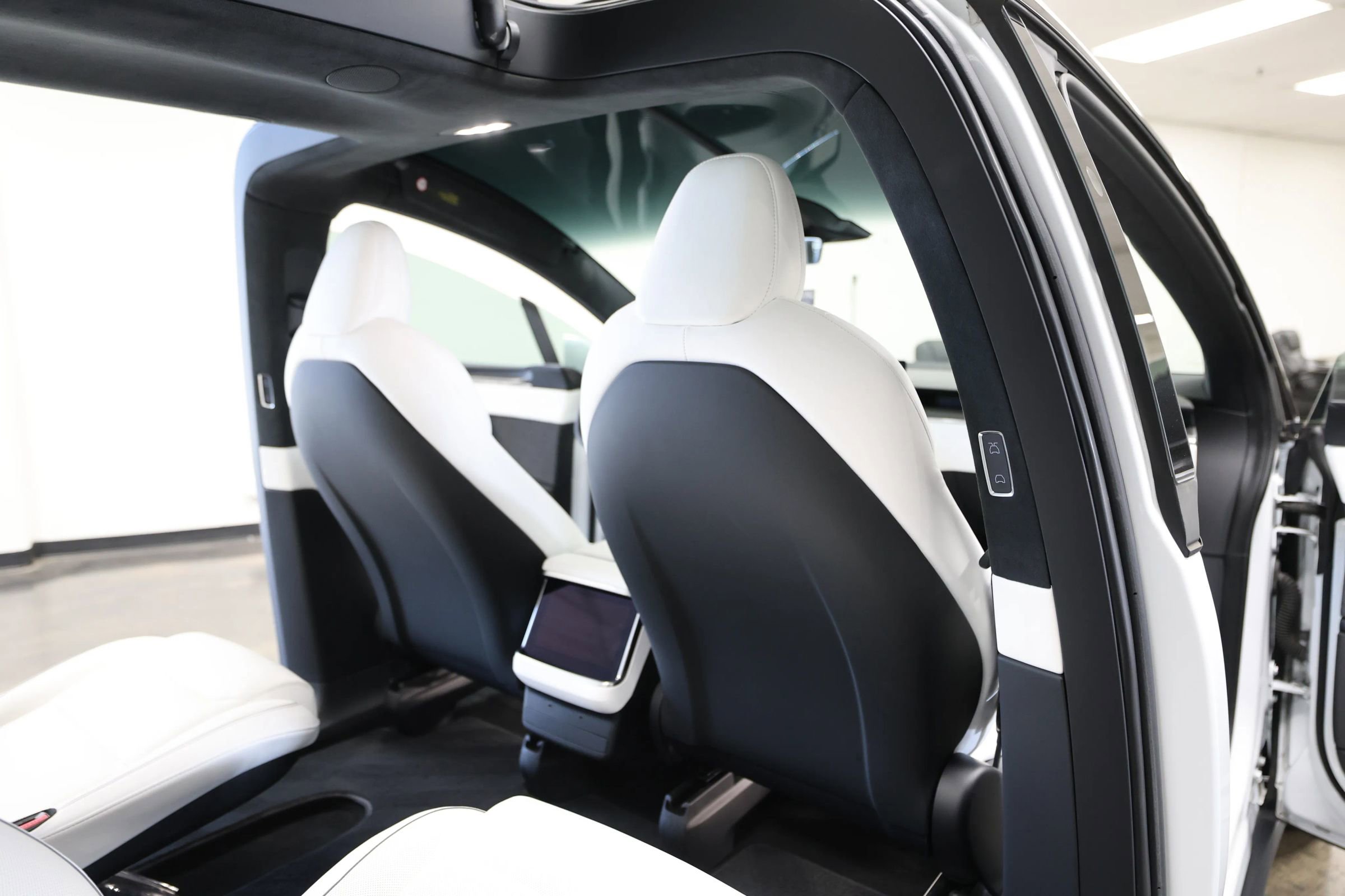 Used 2022 Tesla Model X Plaid image 44