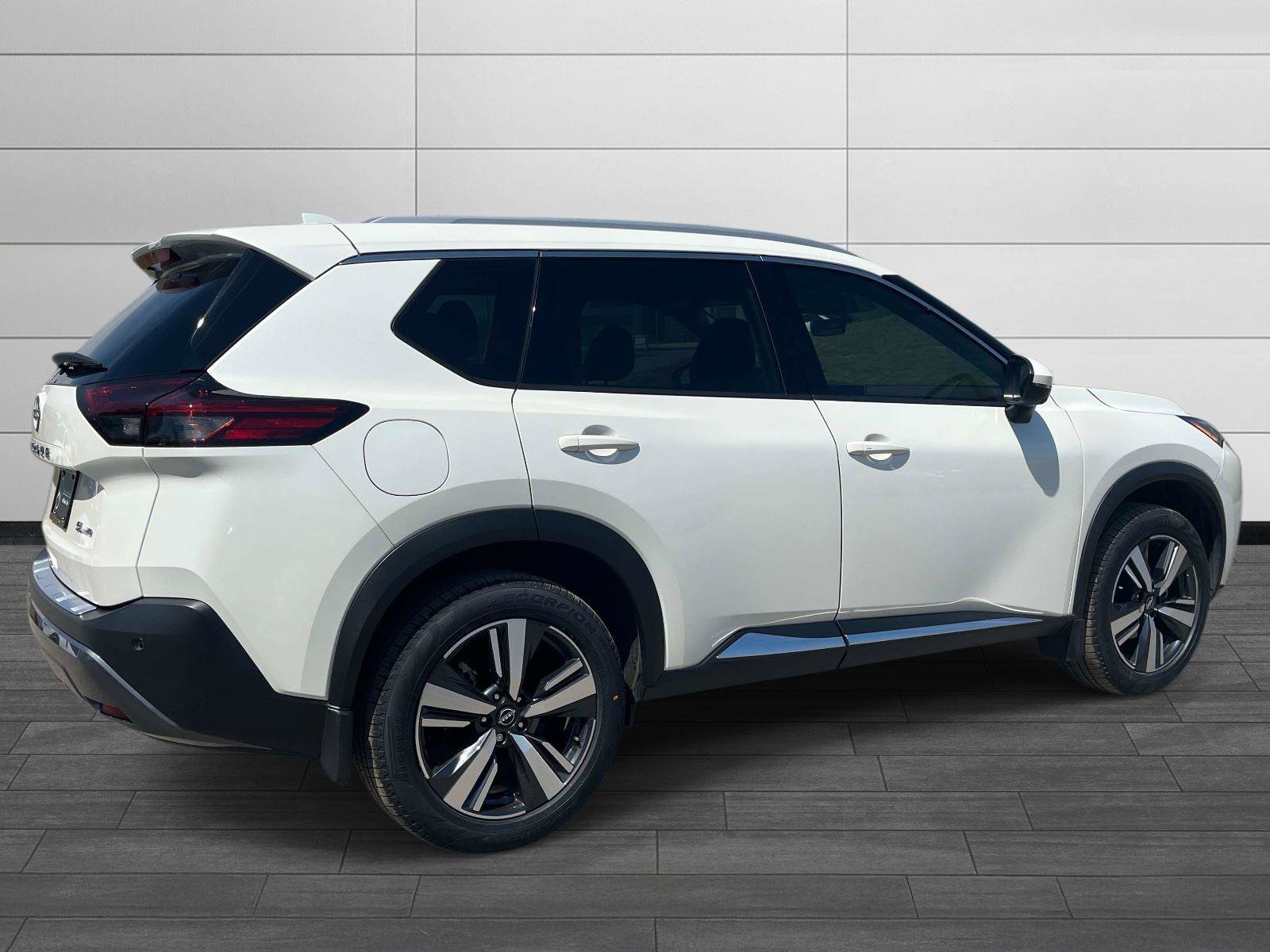Used 2023 Nissan Rogue SL AWD/4WD image 3