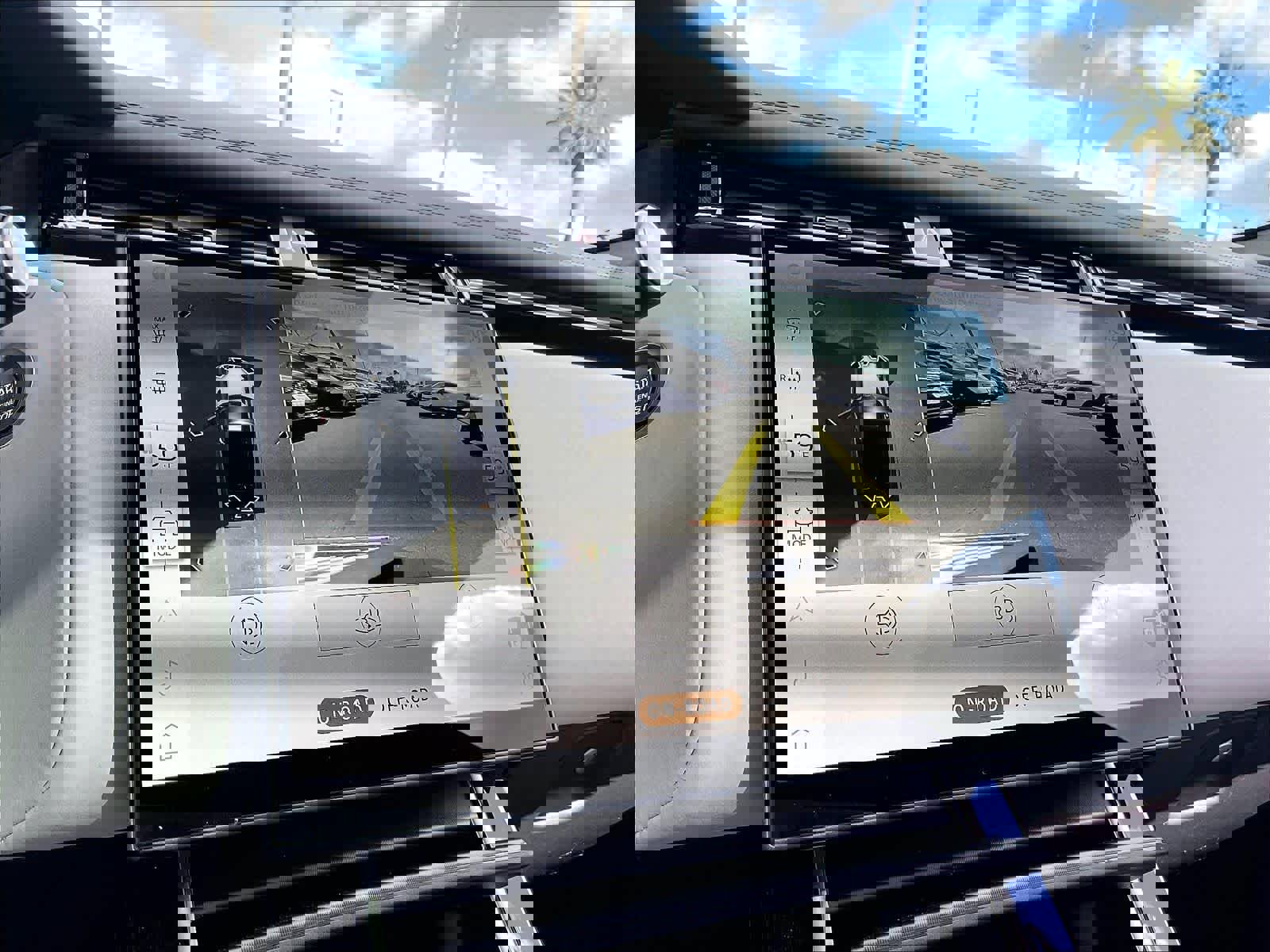 Used 2026 Land Rover Range Rover Velar Dynamic SE image 23