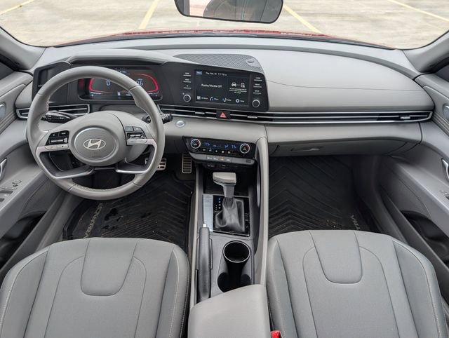 Certified 2025 Hyundai Elantra Sport image 22