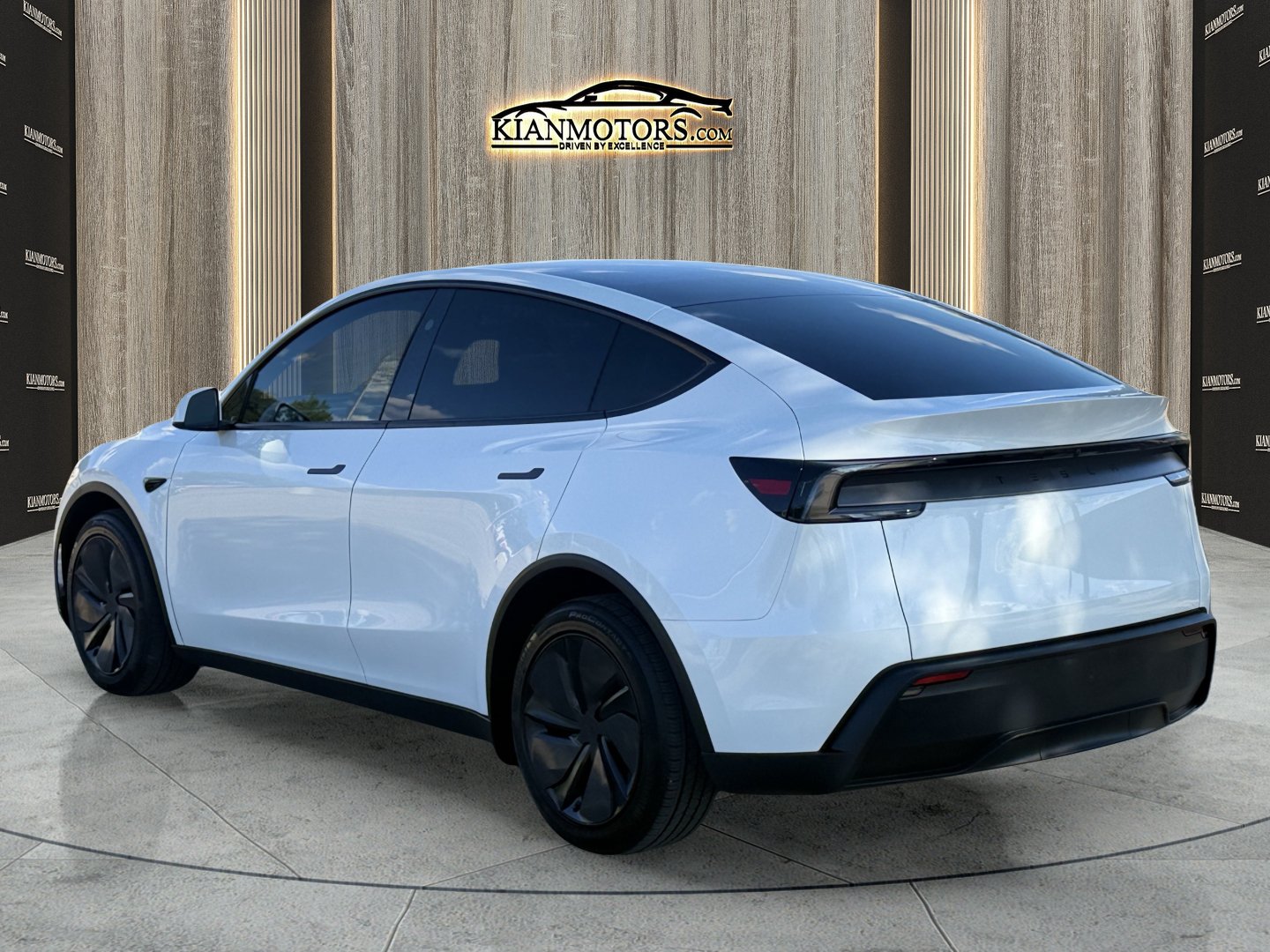 Used 2026 Tesla Model Y 2WD image 5
