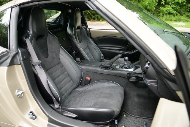 Used 2024 MAZDA MX-5 Miata RF Club w/ Weather Package RWD image 32
