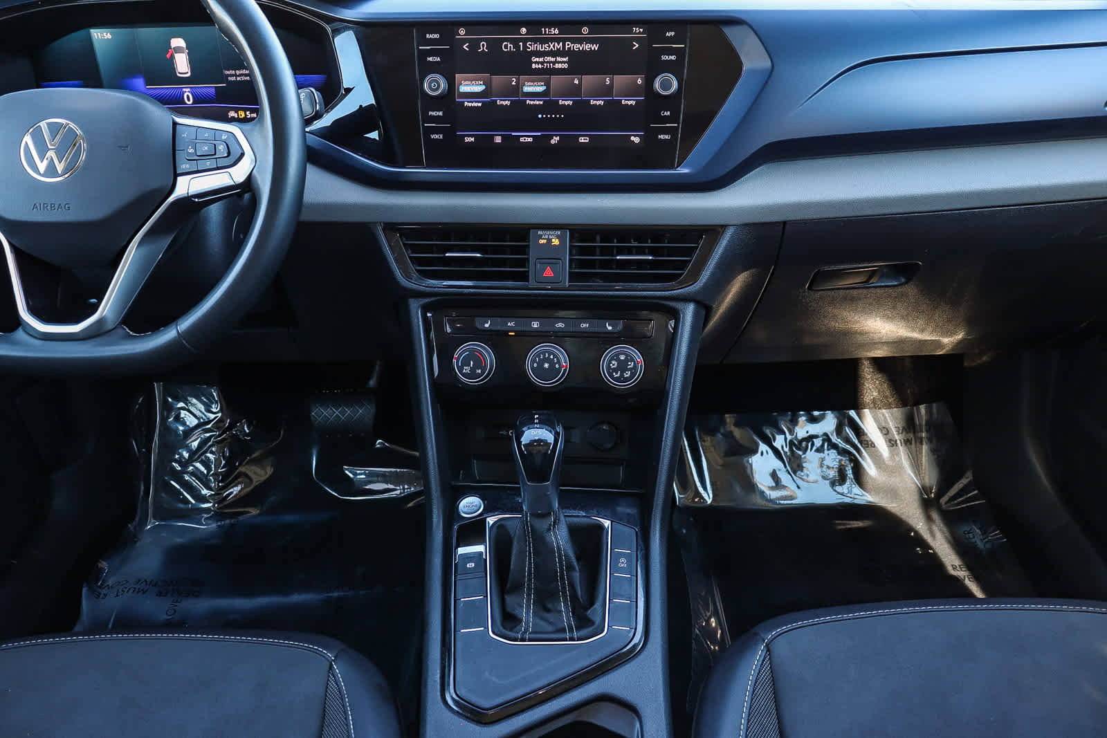 Used 2023 Volkswagen Taos SE w/ Panoramic Sunroof Package image 13