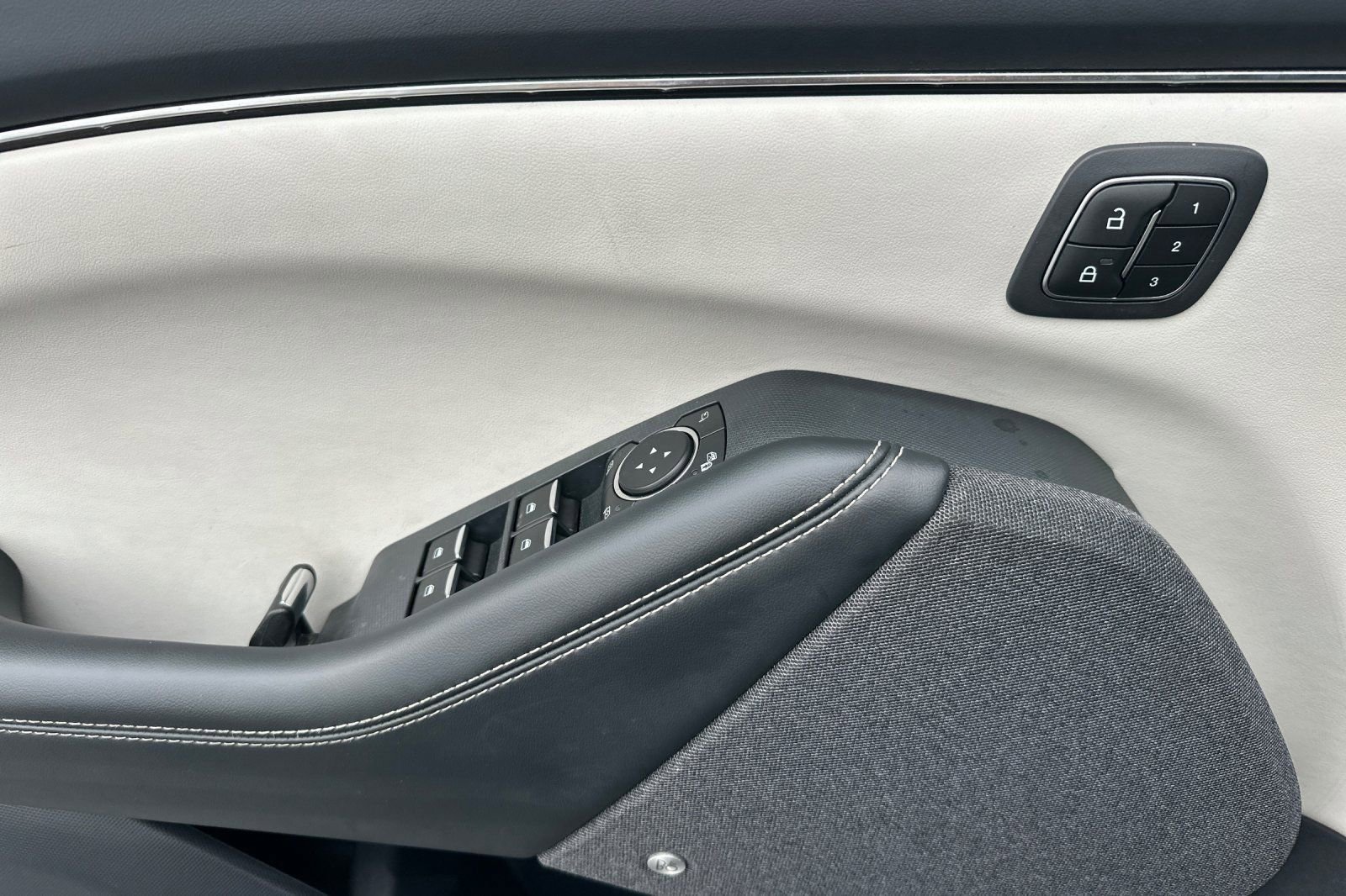 Used 2021 Ford Mustang Mach-E Premium image 11