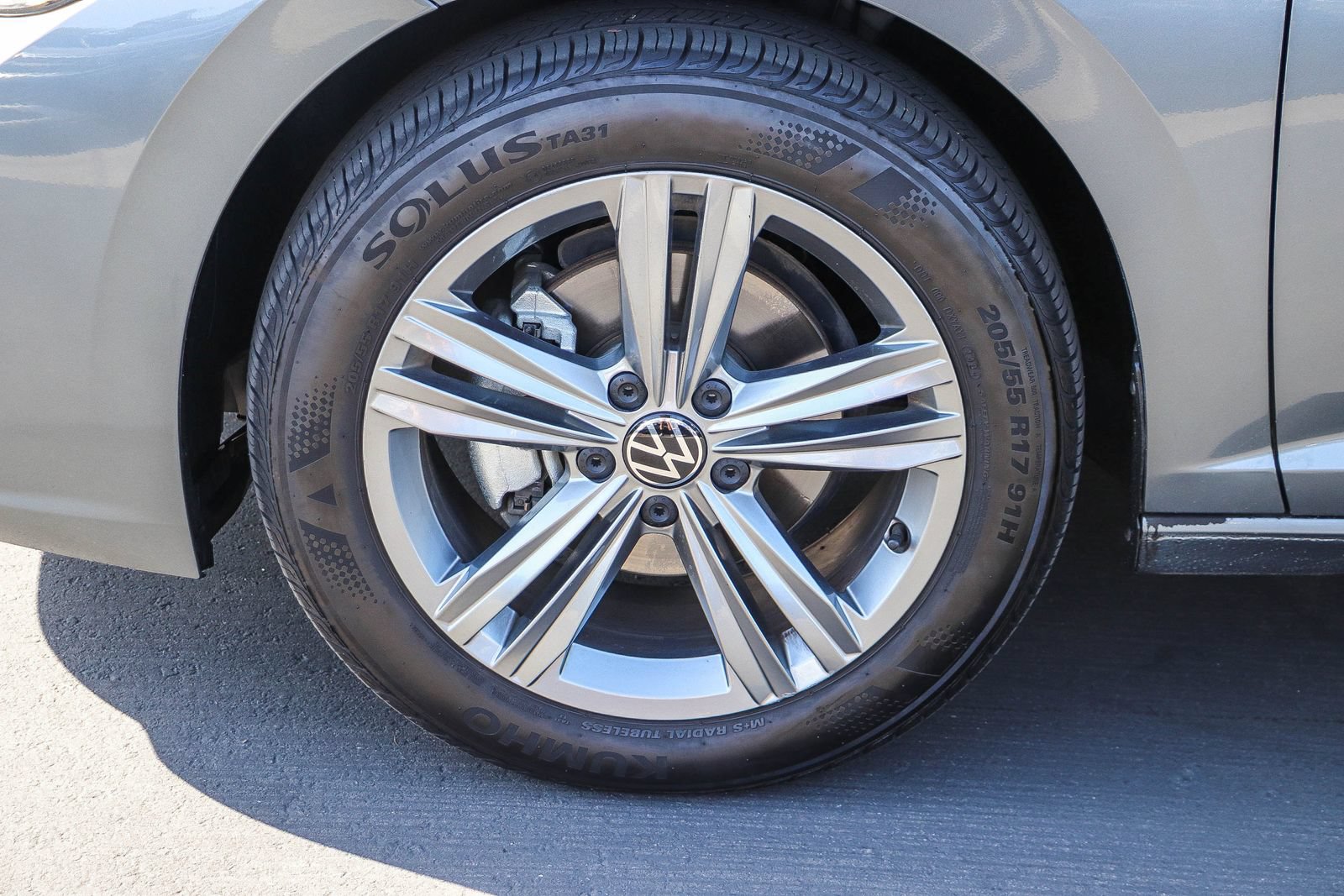 Used 2024 Volkswagen Jetta SE FWD image 11