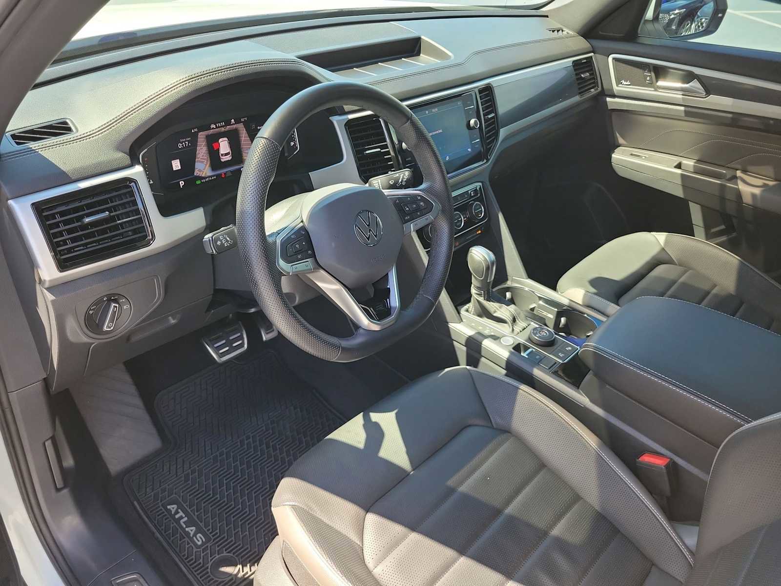 Used 2023 Volkswagen Atlas Cross Sport SEL Premium R-Line AWD/4WD image 2