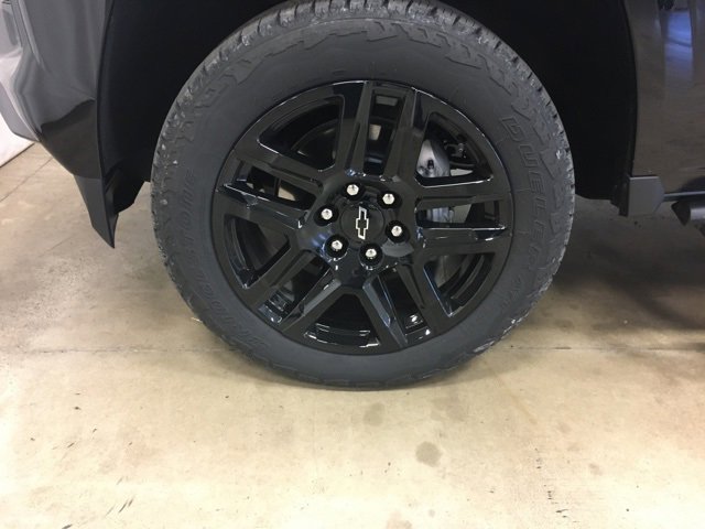 Used 2025 Chevrolet Colorado Z71 w/ Technology Package image 12