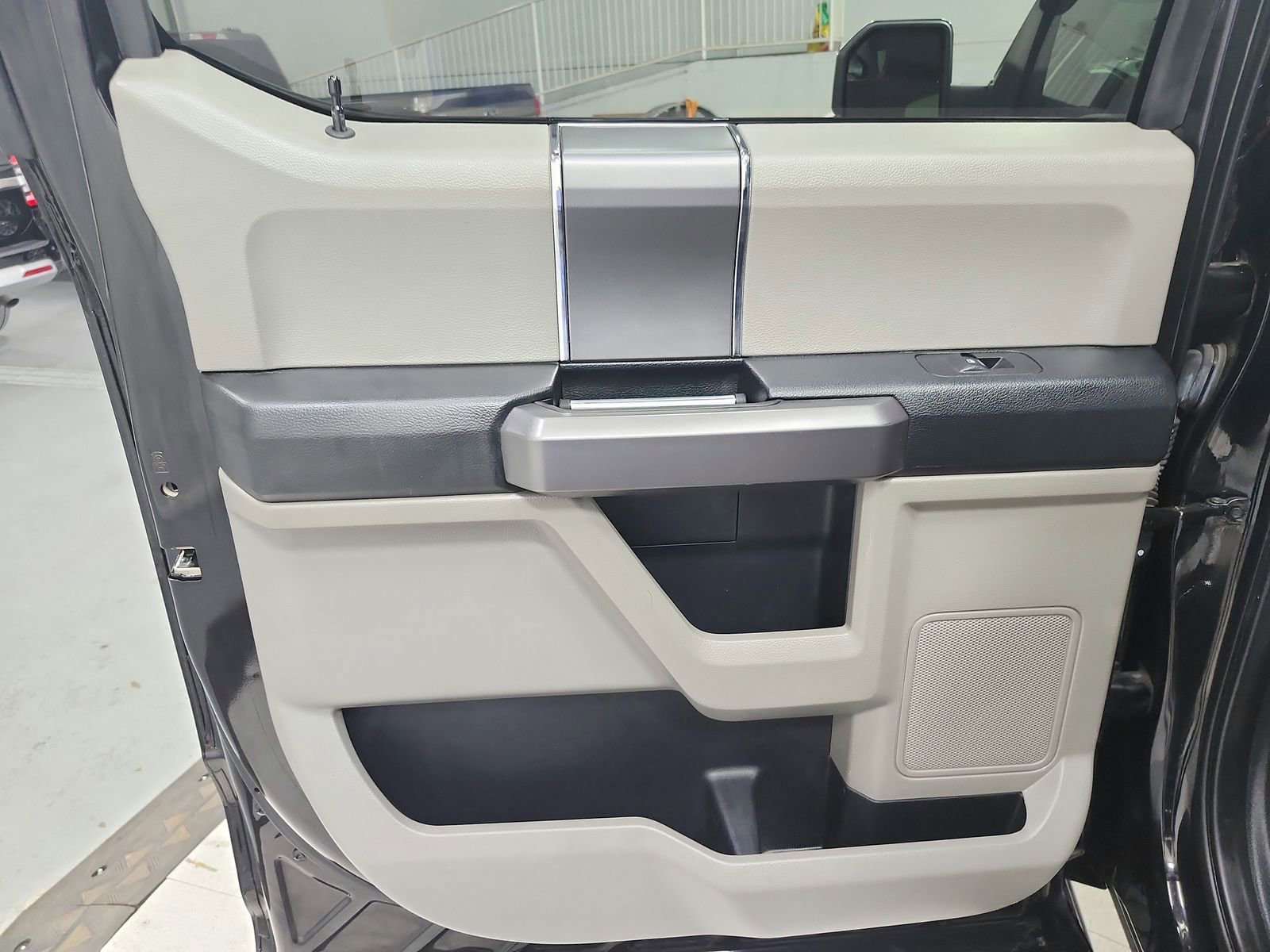 Used 2019 Ford F150 XLT w/ Equipment Group 302A Luxury image 32
