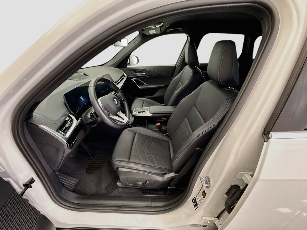 Used 2025 BMW X1 xDrive28i AWD/4WD image 16