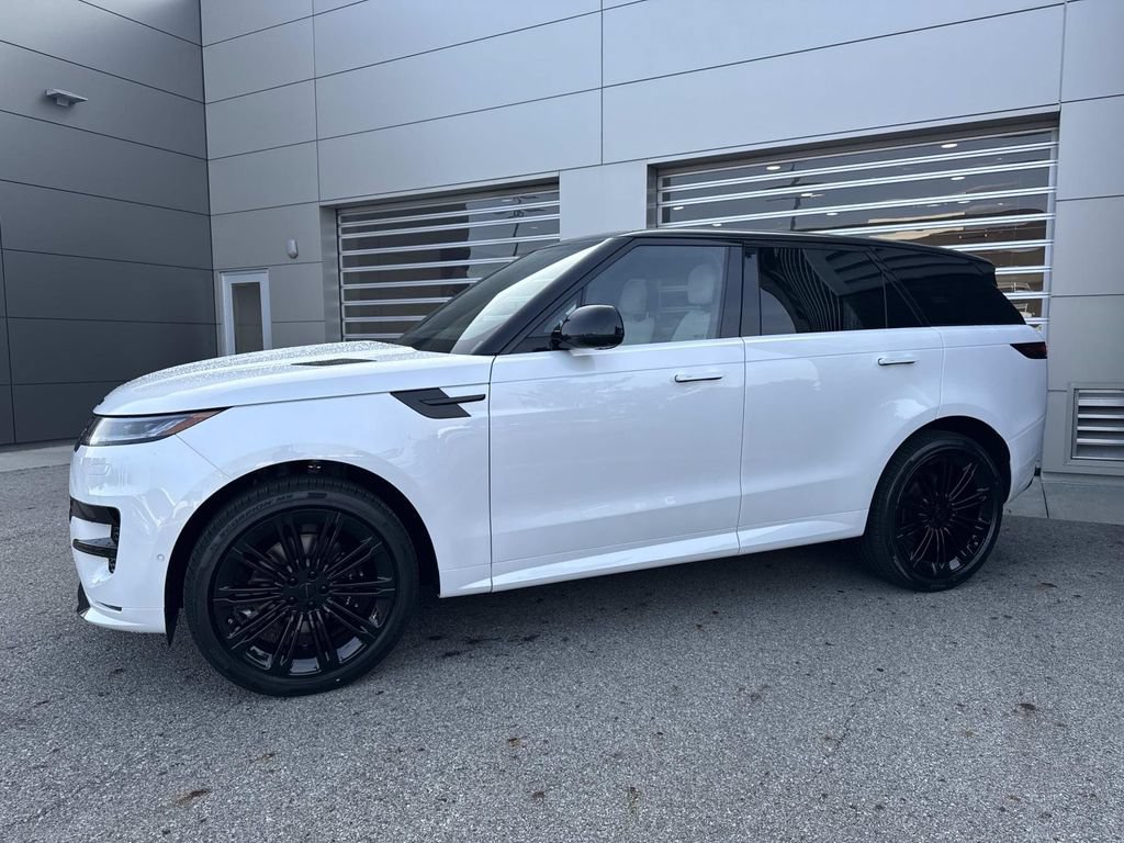 New 2026 Land Rover Range Rover Sport Dynamic SE AWD/4WD image 3