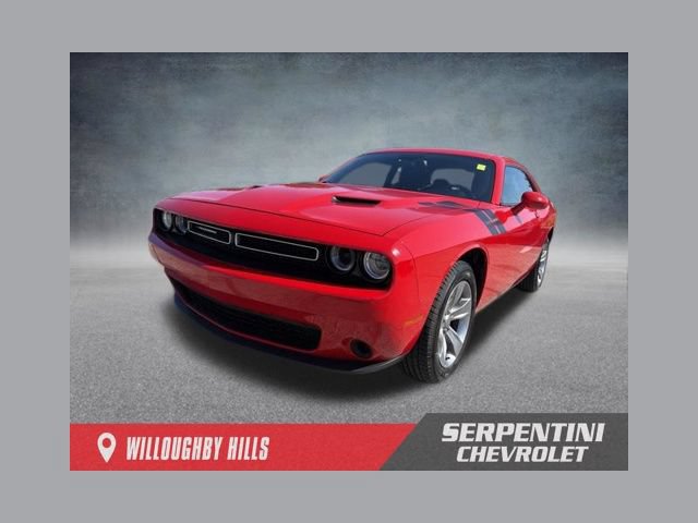 Used 2016 Dodge Challenger SXT RWD image 1