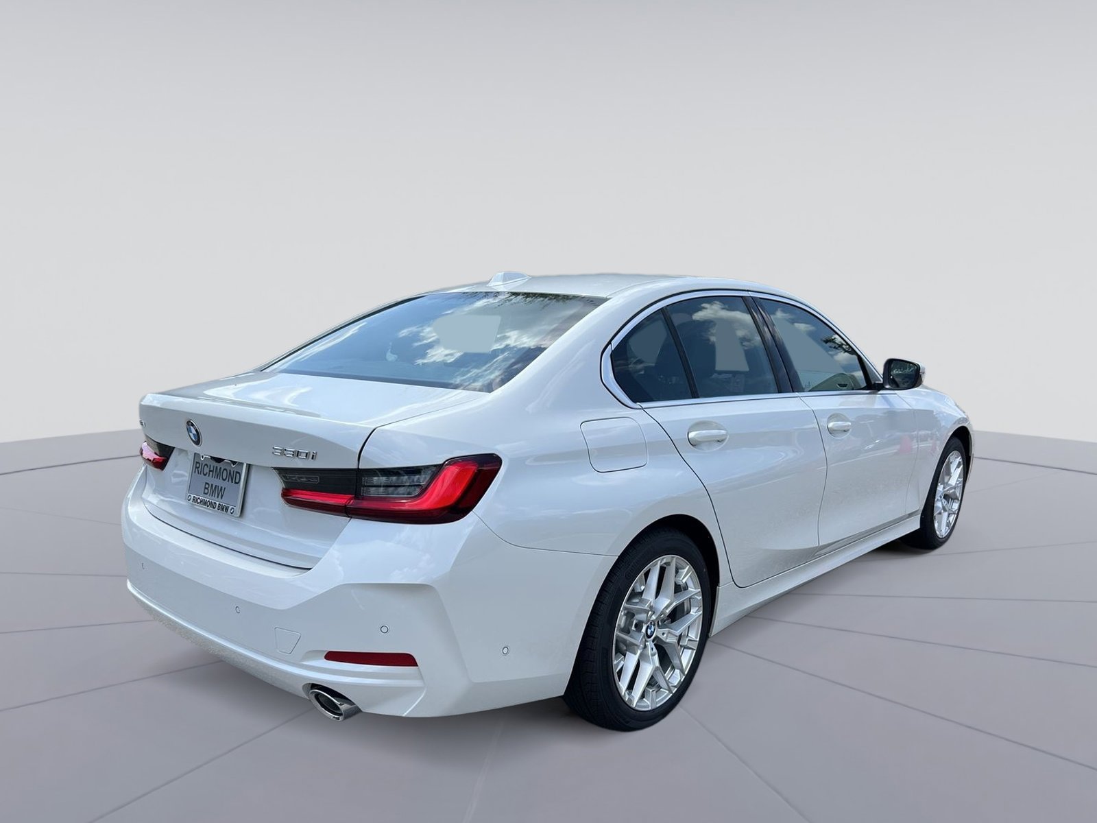 Certified 2025 BMW 330i xDrive Sedan w/ Premium Package image 5