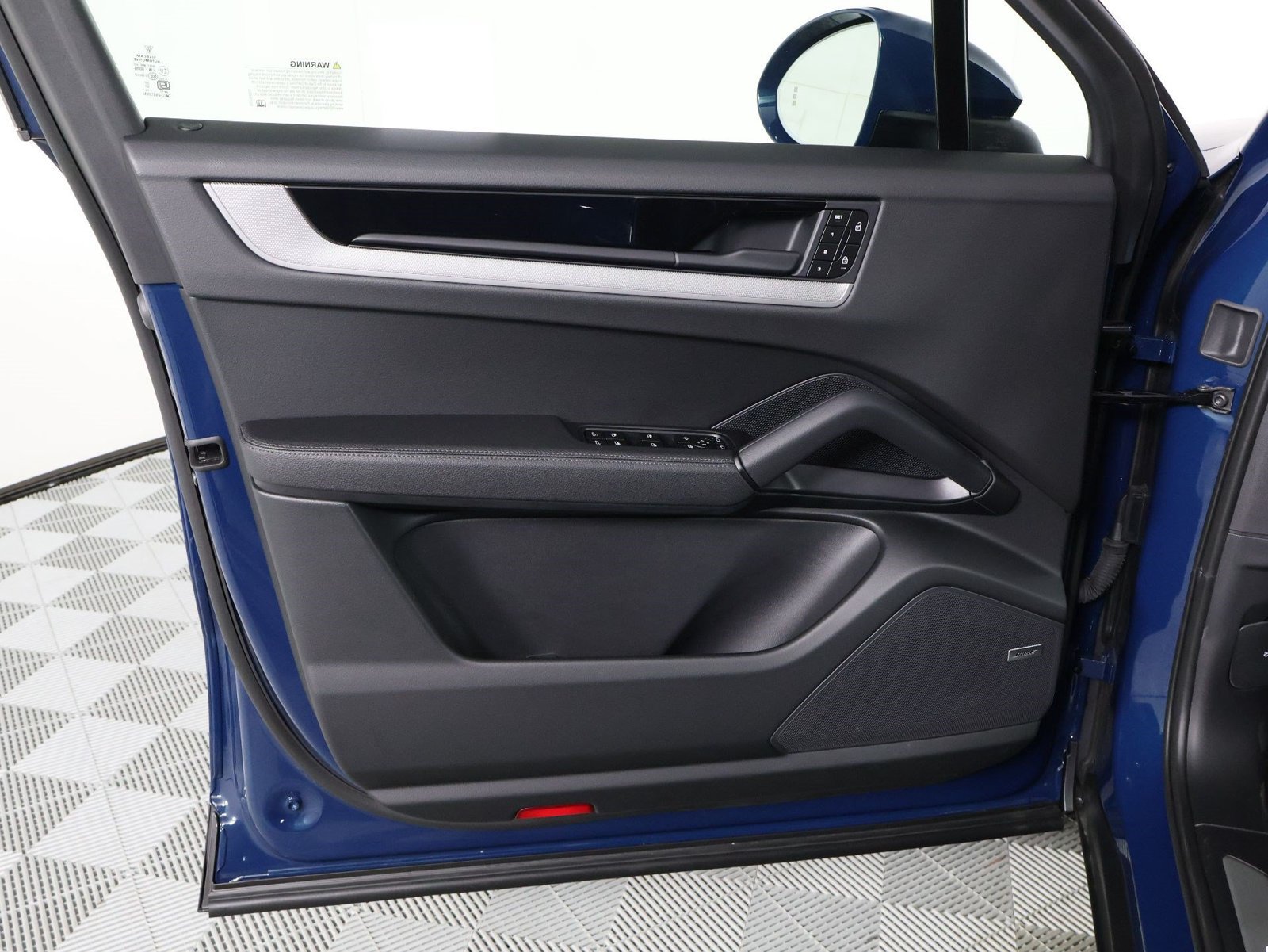 Certified 2026 Porsche Cayenne AWD/4WD image 20