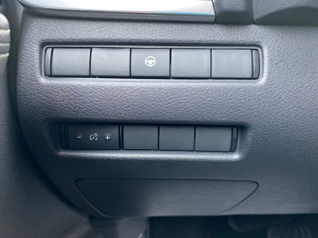 Used 2023 Nissan Rogue SV image 29