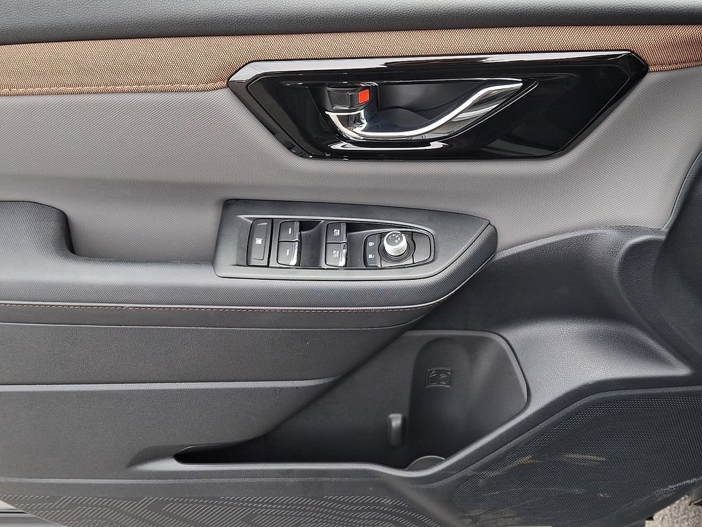 Used 2025 Subaru Forester Sport image 12
