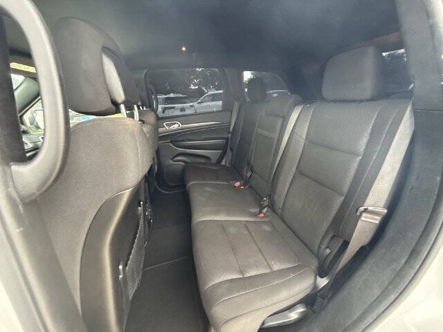 Used 2021 Jeep Grand Cherokee Laredo AWD/4WD image 26