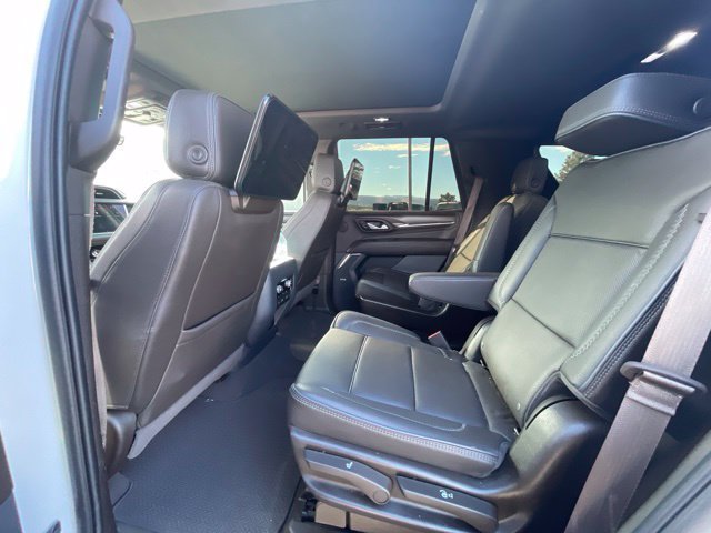 Used 2023 GMC Yukon Denali w/ Advanced Technology Package AWD/4WD image 7