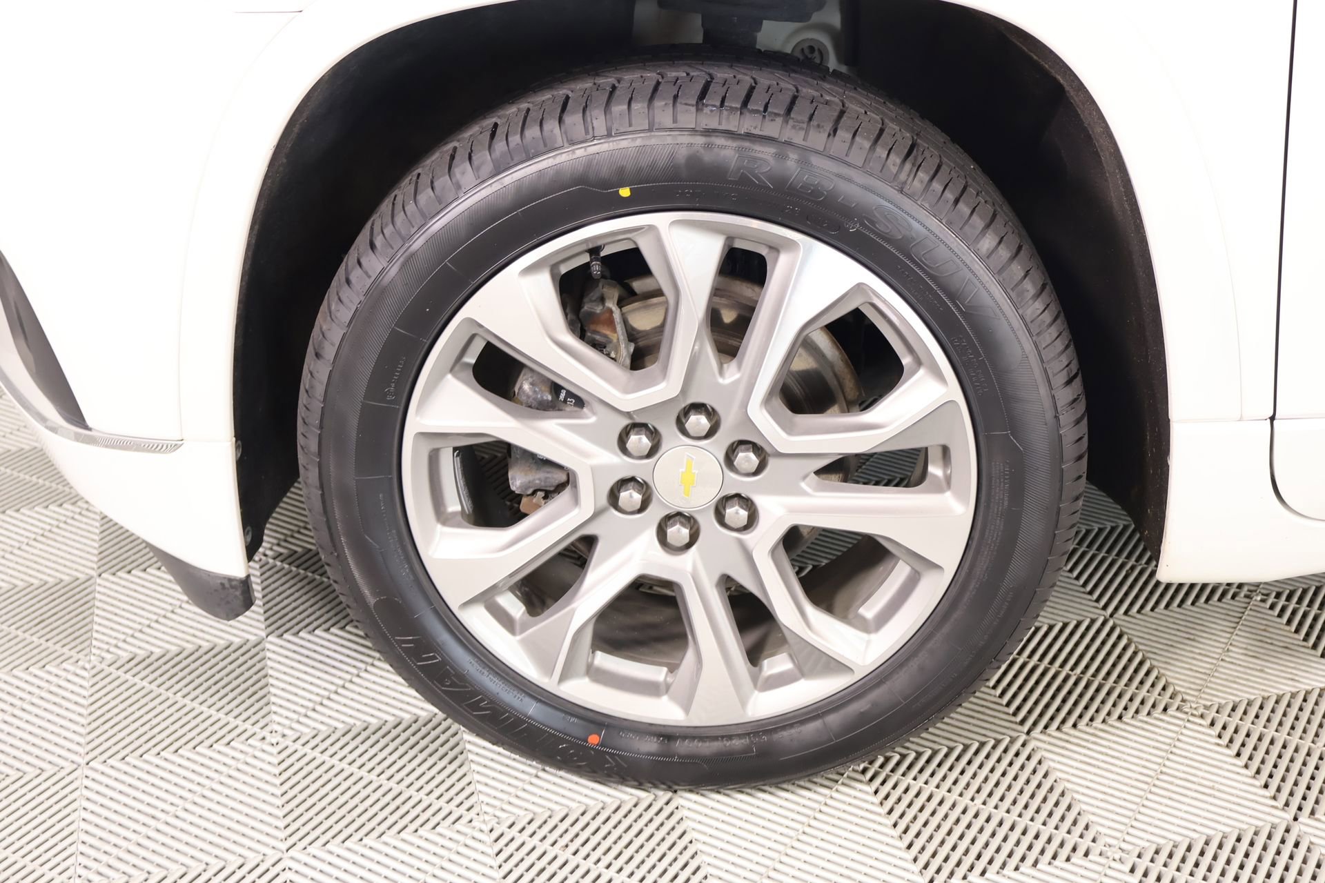 Used 2021 Chevrolet Traverse Premier w/ LPO, Floor Liner Package AWD/4WD image 21