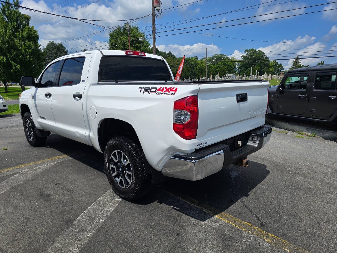 Used 2014 Toyota Tundra SR5 w/ TRD Off Road Package AWD/4WD image 5