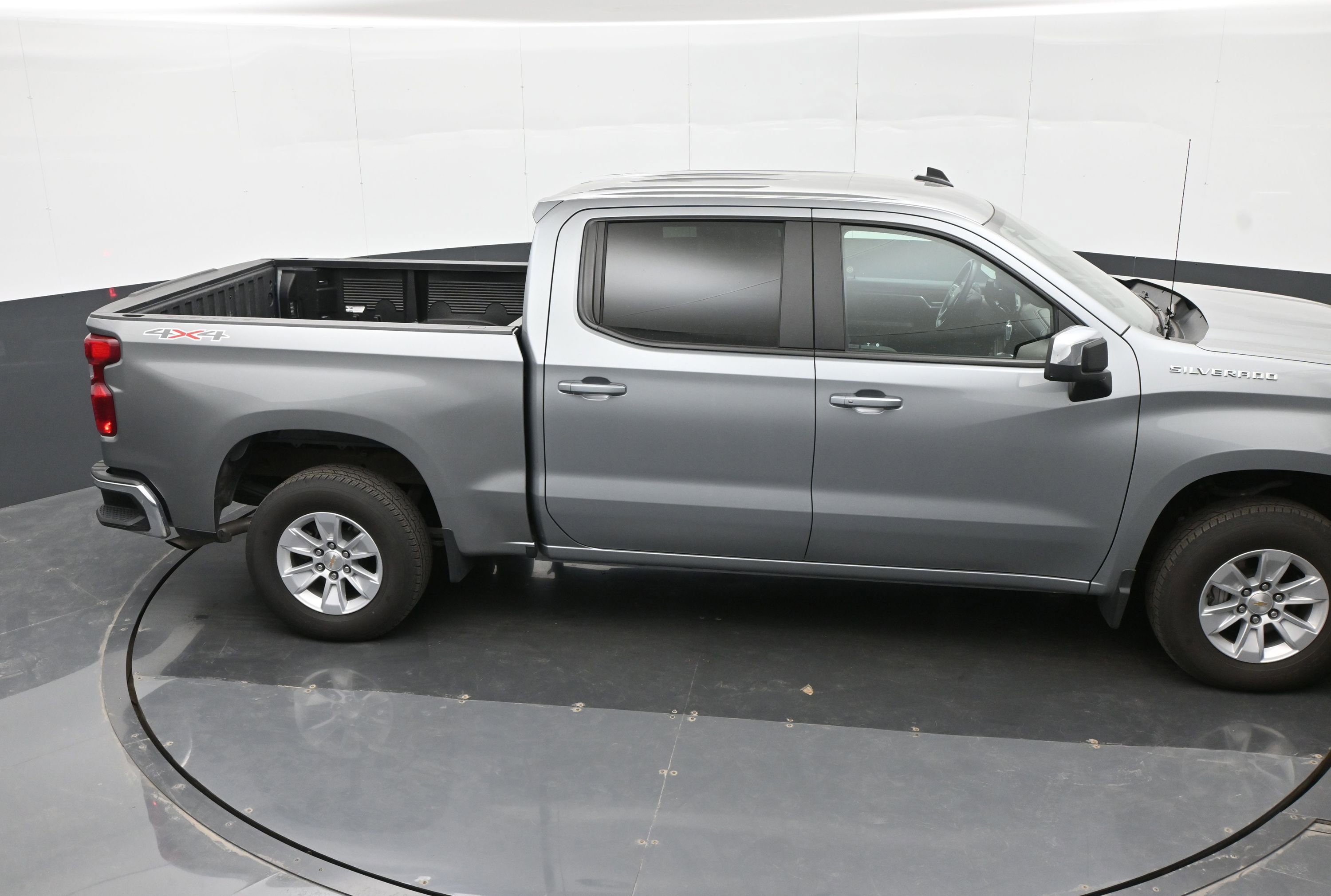 Used 2025 Chevrolet Silverado 1500 LT image 35