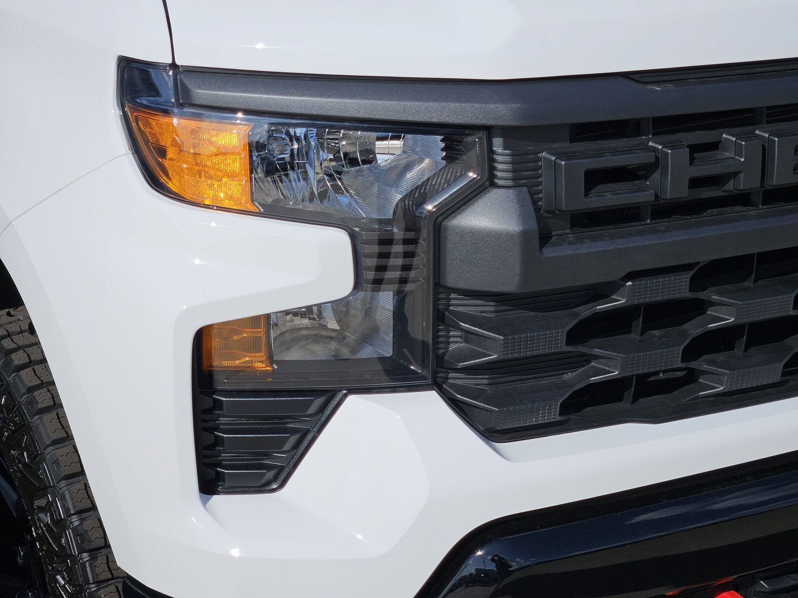 New 2026 Chevrolet Silverado 1500 Custom Trail Boss w/ LPO, Dark Essentials Package AWD/4WD image 9