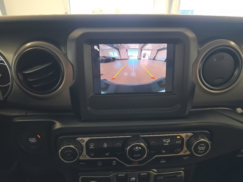 Used 2023 Jeep Gladiator Sport AWD/4WD image 13