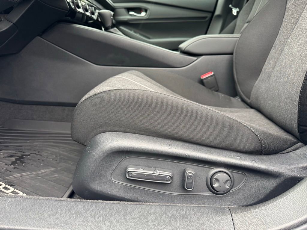 Certified 2025 Honda Accord Sport image 7