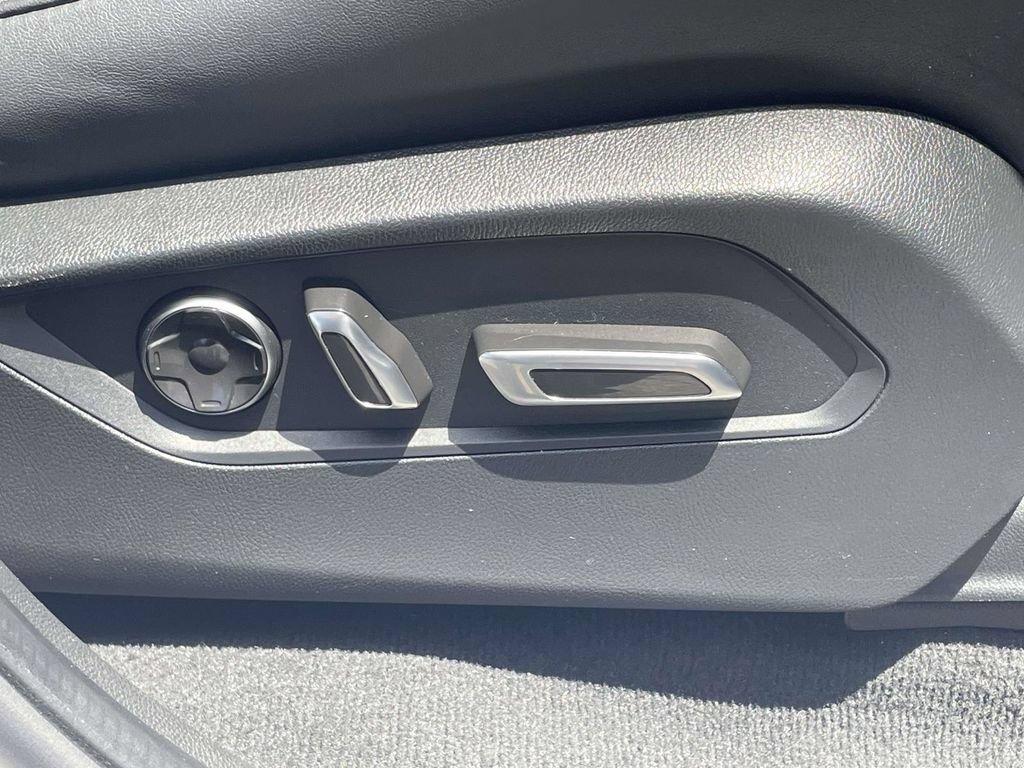 Used 2023 Acura MDX w/ Technology Package FWD image 16